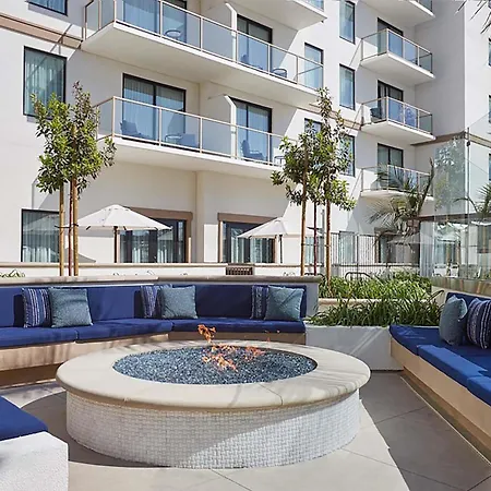 The Waterfront Beach Resort, A Hilton Hotel-2