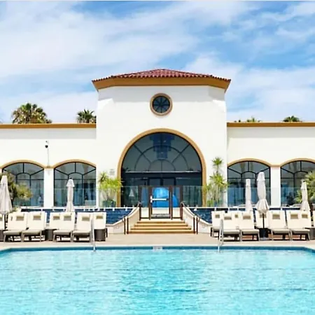 The Waterfront Beach Resort, A Hilton Hotel-3